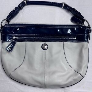 COACH | Vintage | 14886 | Laura Hobo Handbag | rare- discontinued